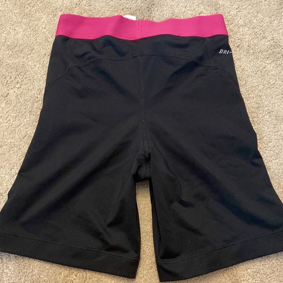 Nike Pro shorts - Picture 2 of 4